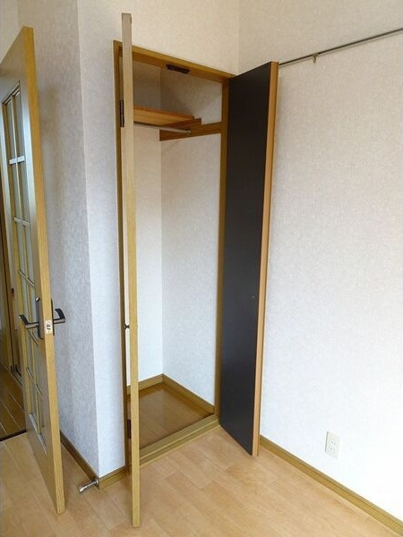 ナヴィール萩1号館の収納