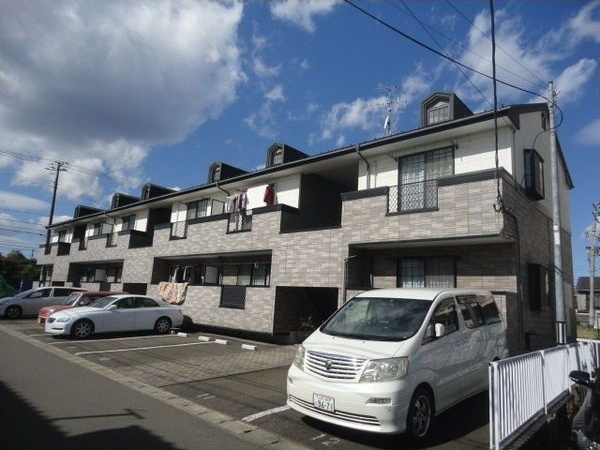 ナヴィール萩1号館のエントランス