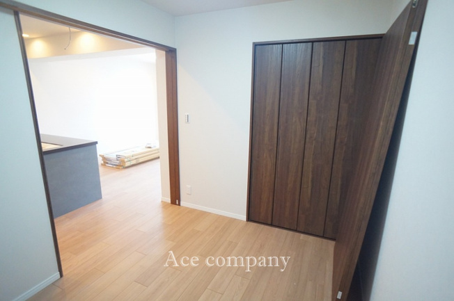 【子供部屋】 | 若江岩田スカイハイツ | 【洋室：4.2帖】クローゼット完備です♪