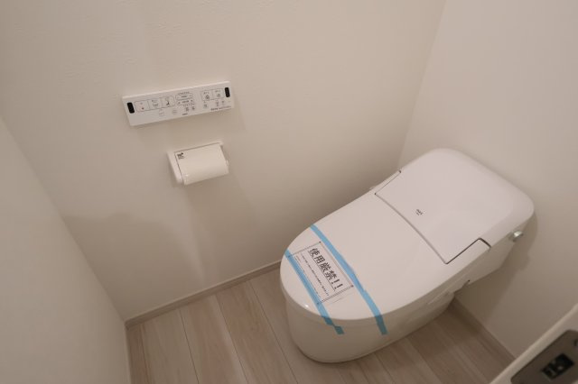 《仲介手数料無料》練馬区関町南１丁目7-33新築一戸建てリガーレのトイレ