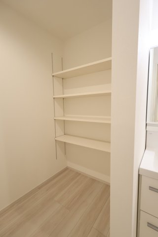 《仲介手数料無料》練馬区関町南１丁目7-33新築一戸建てリガーレの収納
