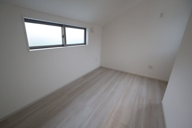 《仲介手数料無料》練馬区関町南１丁目7-33新築一戸建てリガーレの洋室