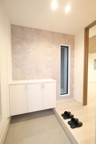 《仲介手数料無料》練馬区関町南１丁目7-33新築一戸建てリガーレの玄関