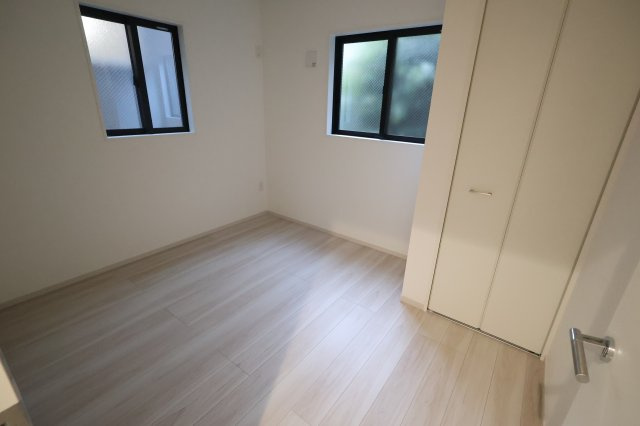 《仲介手数料無料》練馬区関町南１丁目7-33新築一戸建てリガーレの洋室
