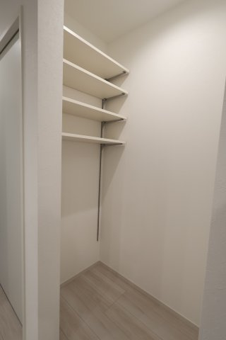 《仲介手数料無料》練馬区関町南１丁目7-33新築一戸建てリガーレの収納