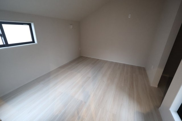 《仲介手数料無料》練馬区関町南１丁目7-33新築一戸建てリガーレの洋室