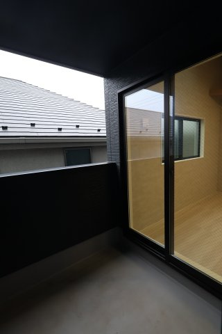 《仲介手数料無料》練馬区関町南１丁目7-33新築一戸建てリガーレのバルコニー