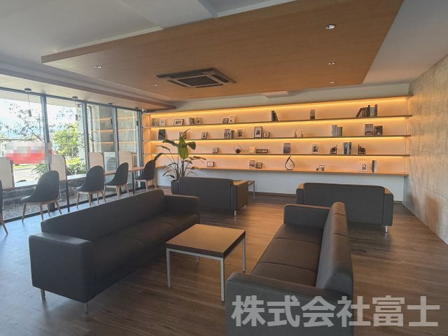 千代田町新築マンションのロビー