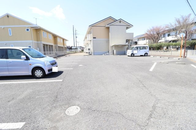 ディアーナの駐車場|駐車場があるので、車を買う予定の方も安心です