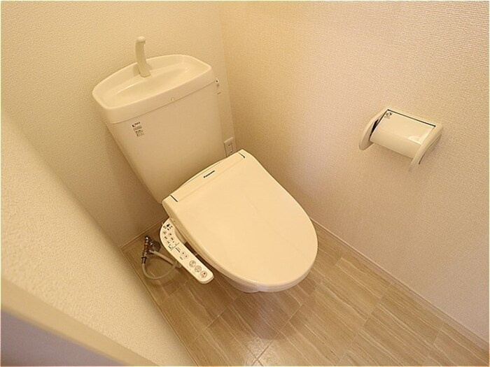 ディアーナのトイレ|落ち着いた色調のトイレです