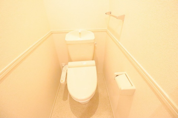 ティアラ　Ｃのトイレ|清潔感のあるトイレです