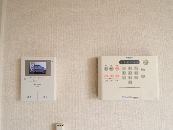 スカイブルー　Ｊのセキュリティ|モニター付きインターホンです