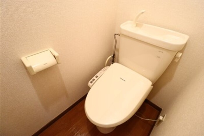 山木ハイツ　Aのトイレ|落ち着いた色調のトイレです