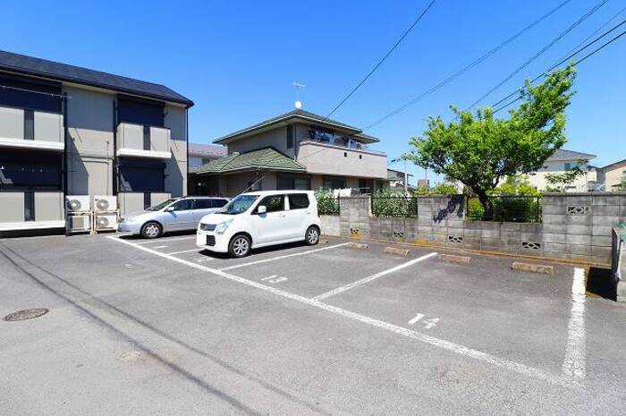 ダイクレール　Ｃの駐車場|車をお持ちの方に嬉しい駐車場付きの物件です