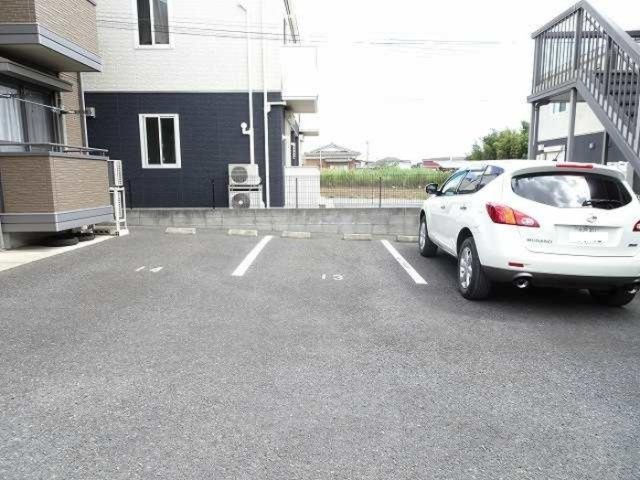 サンフィールの駐車場|カースペースがあります