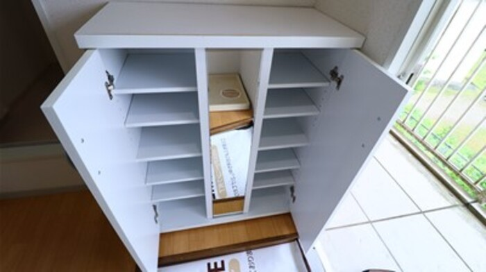 サニーヒルズ薬師台　Aの玄関|シューズボックスです