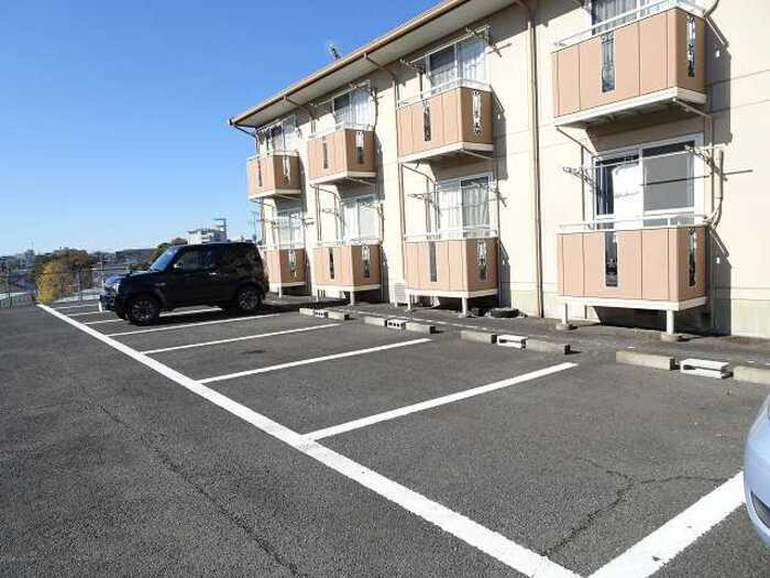 サニーヒルズ薬師台　Aの駐車場|駐車場です