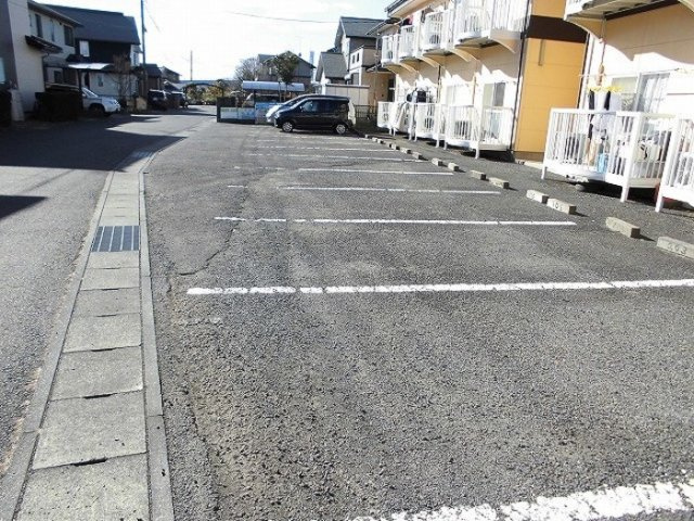 エンジェルヒルズ・マミの駐車場|駐車場に車を止められます