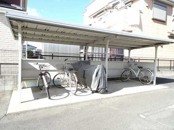 ユリウス　ＡＢのその他共用部分|駐輪場です