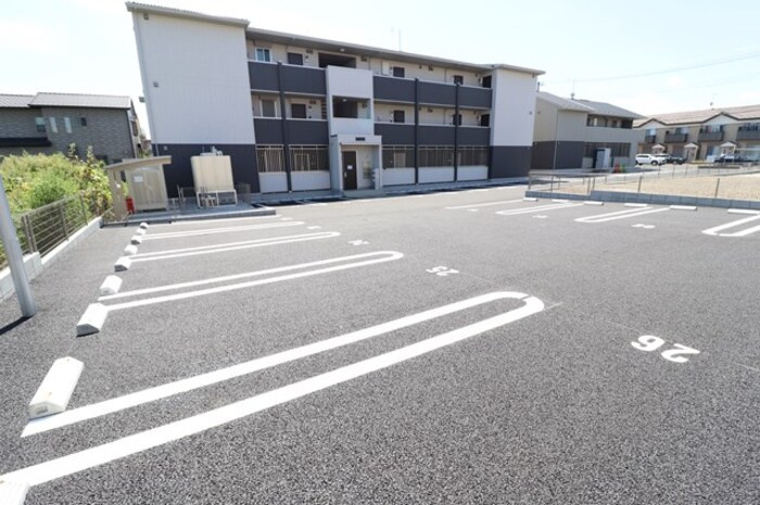 アマーテ姫子　B棟の駐車場|駐車場完備です