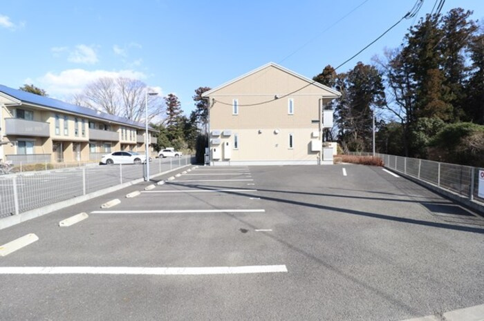カーサＲ・Ｔ　Ｂの駐車場|駐車場に車を止められます