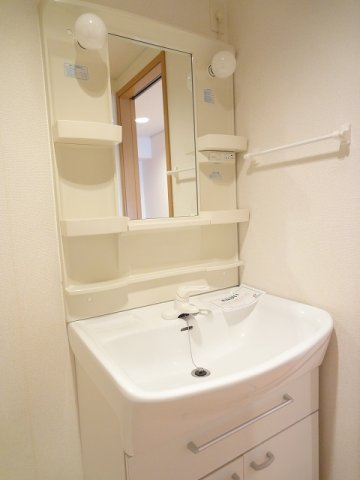 メゾン見川の洗面所|使いやすい洗面所です