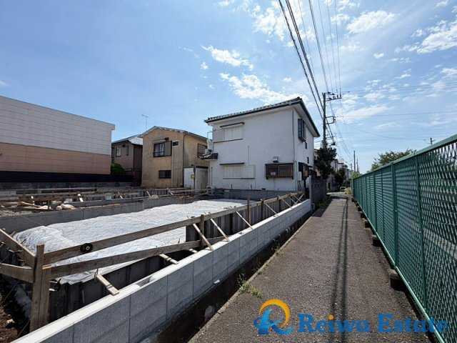 新築戸建　茅ヶ崎市室田3丁目の前面道路含む現地写真