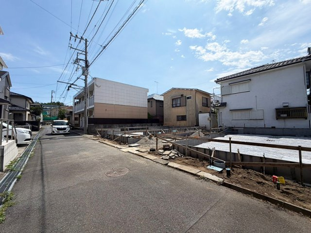 新築戸建　茅ヶ崎市室田3丁目の前面道路含む現地写真