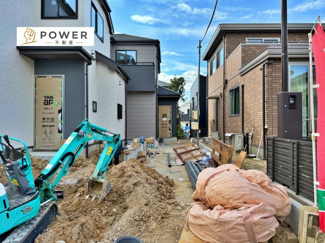 緑区兵庫２丁目５１３番　全２棟の外観|落ち着いた色合いと上品な質感の外観は、家族の成長とともに永く愛せるデザインを実現しています。