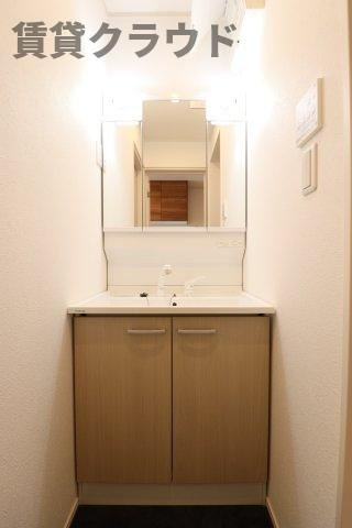 Ｌｉｋｅ星久喜Ｂ棟の洗面所|デザインがおしゃれな独立洗面台です！