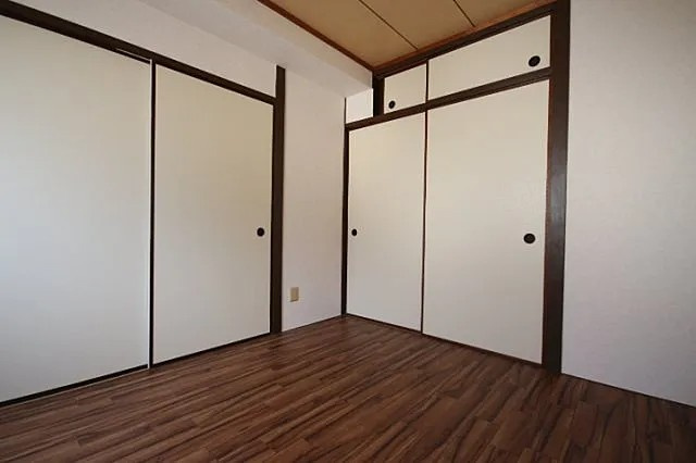 第一徳山ビルの居間・リビング
