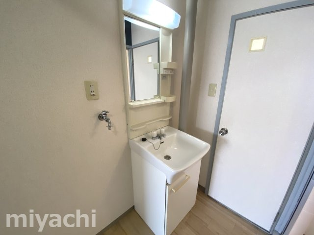 第1三宅ビルの洗面所