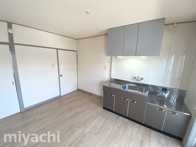 第1三宅ビルのキッチン