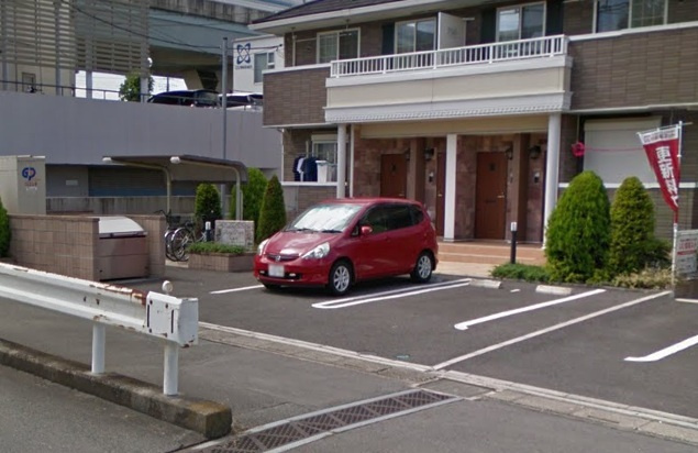 ローズパーク弐番館の駐車場