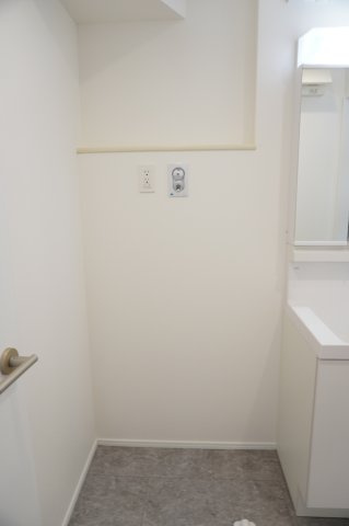 草加市小山2丁目 新築分譲住宅のランドリースペース