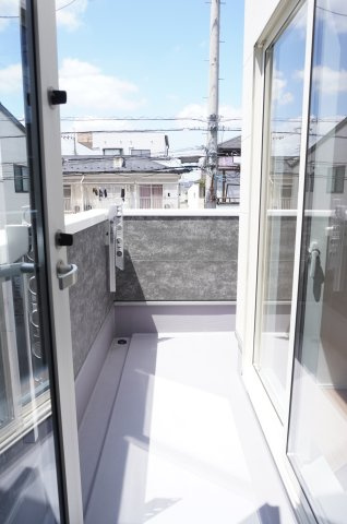 草加市小山2丁目 新築分譲住宅のバルコニー