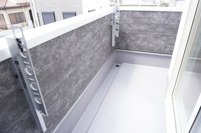 草加市小山2丁目 新築分譲住宅のバルコニー