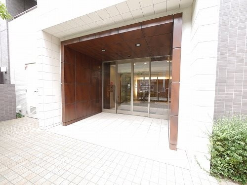 ベリスタ横浜弐番館のエントランス