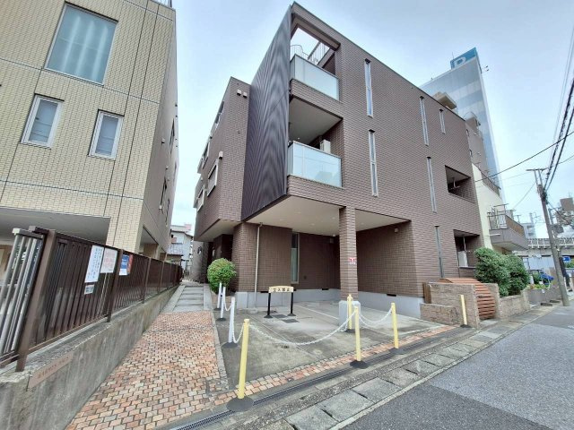 ＷＡＲＭＥＳ　ＨＡＵＳ　ワームズハウス