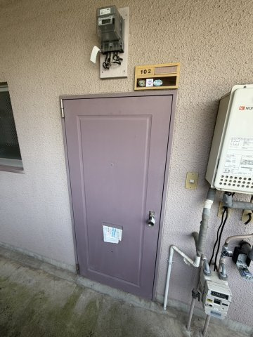 マンション106の玄関