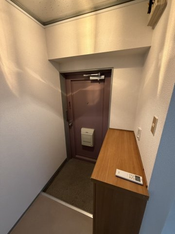 マンション106の玄関