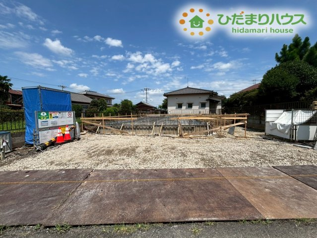 行田市桜町　新築一戸建て　リーブルガーデン　01の駐車場