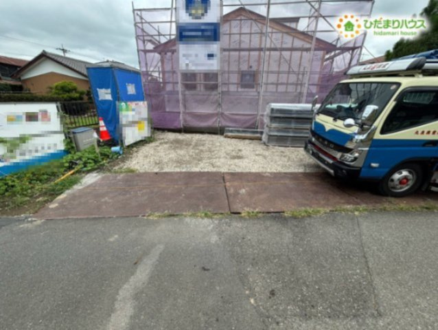 行田市桜町　新築一戸建て　リーブルガーデン　01の駐車場