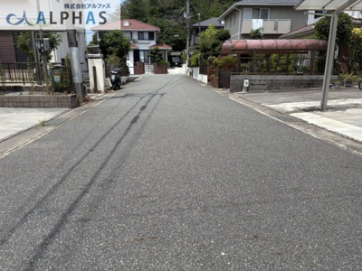 【前面道路含む現地写真】 | 三木市志染町青山一丁目　一戸建て | ■前面道路が広いので運転が苦手な人でも安心です♪