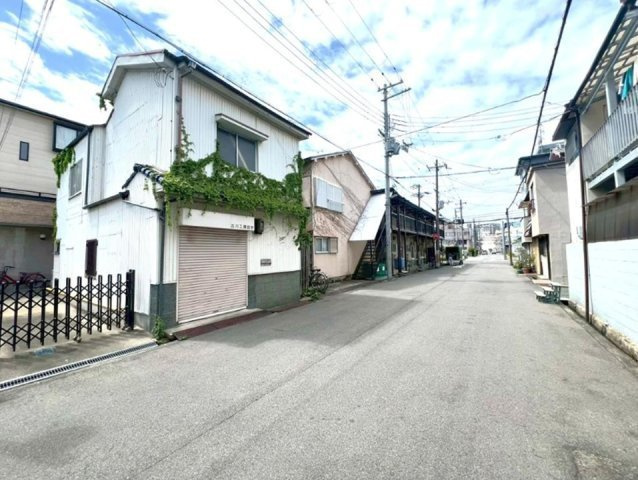 東難波町5丁目の前面道路含む現地写真|生活に便利な。平坦地