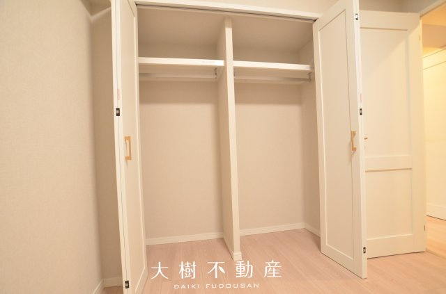 【洋室】 | ライオンズマンションかしわ台　2階　3LDK　リフォーム済み【仲介手数料無料】 | 洋室2（5.1帖）クローゼット