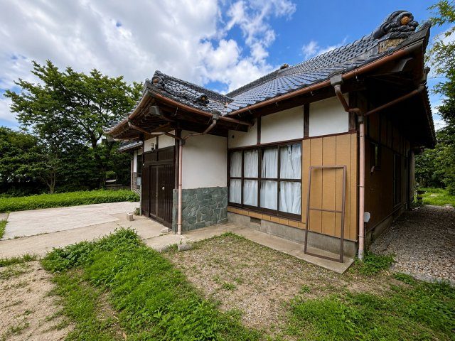 稲敷市結佐　中古戸建の外観|※画像の一部はAIを用いて加工・編集しています。実際の状況と異なる場合がありますので、ご了承下さい。