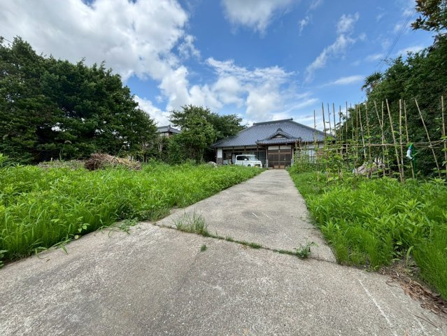 稲敷市結佐　中古戸建の外観|※画像の一部はAIを用いて加工・編集しています。実際の状況と異なる場合がありますので、ご了承下さい。