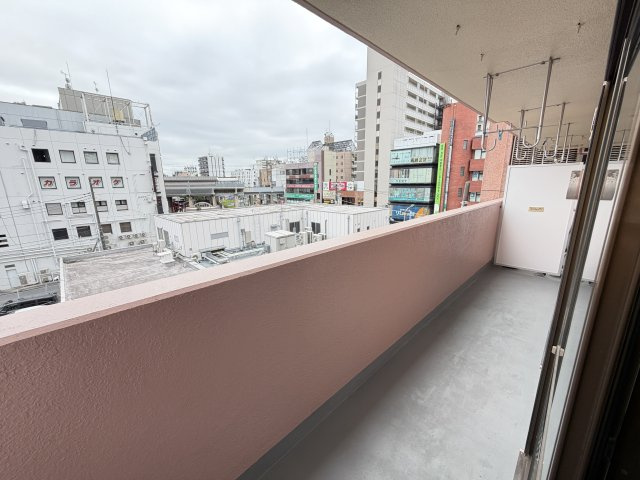 政和ビルのバルコニー