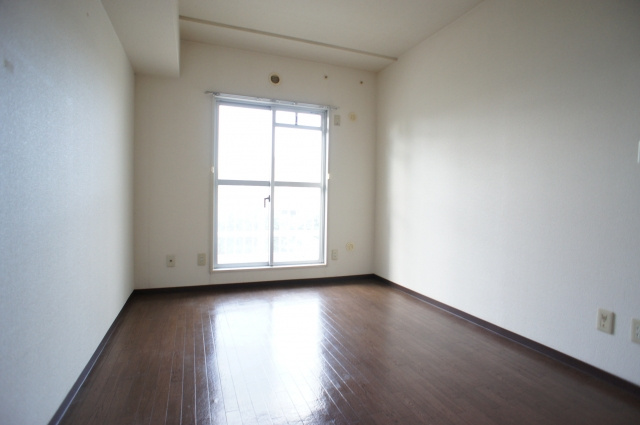 マノワール井野の洋室